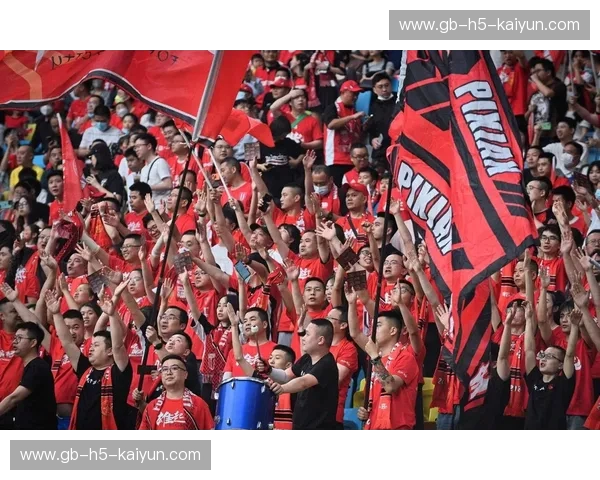 黔山之巅与申城之蓝：恒丰VS申花的宿命碰撞与绿茵荣光